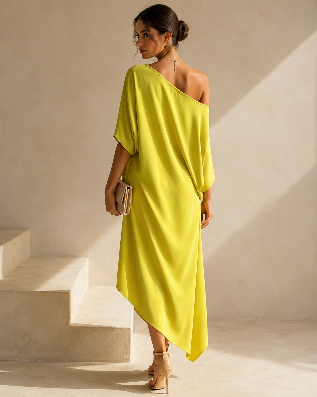 Christina | Abito elegante monospalla con orlo asimmetrico