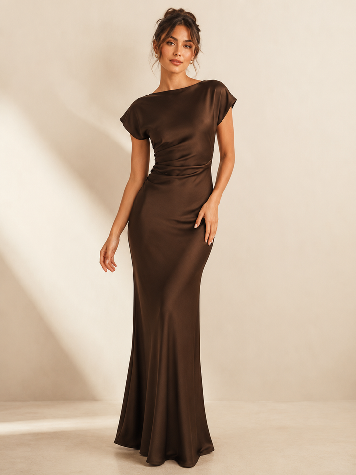 Lia | Abito Maxi Marrone con Elegante Lucentezza