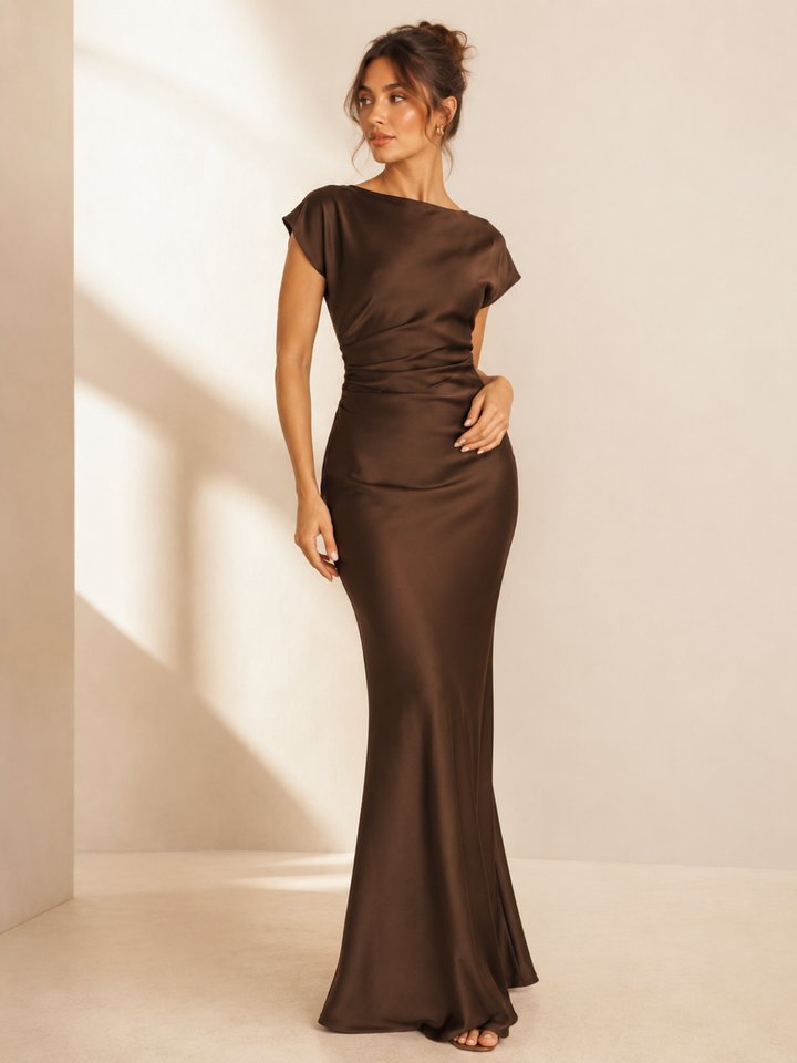 Lia | Abito Maxi Marrone con Elegante Lucentezza