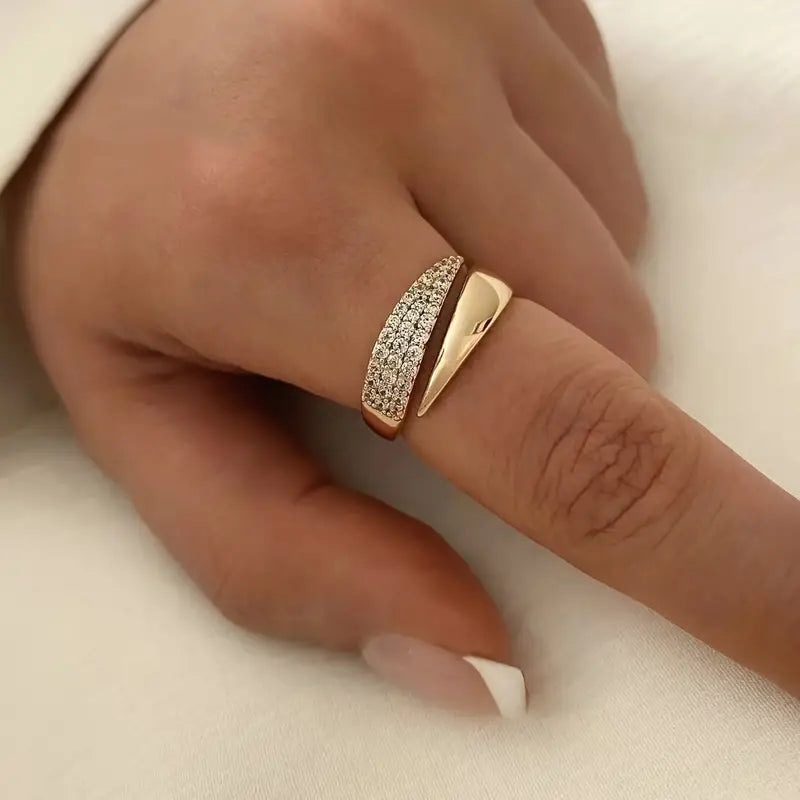 Chiara | Anello dalla luminosità senza tempo