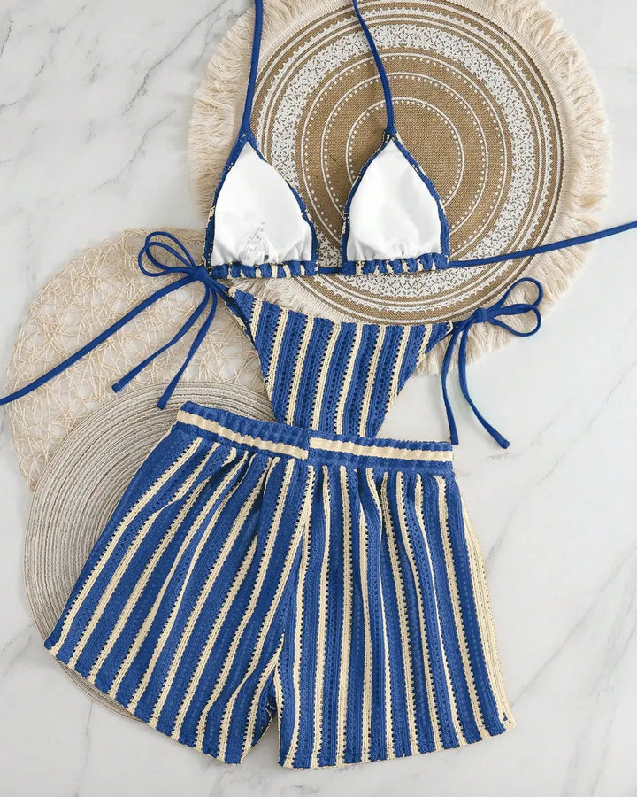 Bikini Triangolo a Righe Blu con Shorts Crochet