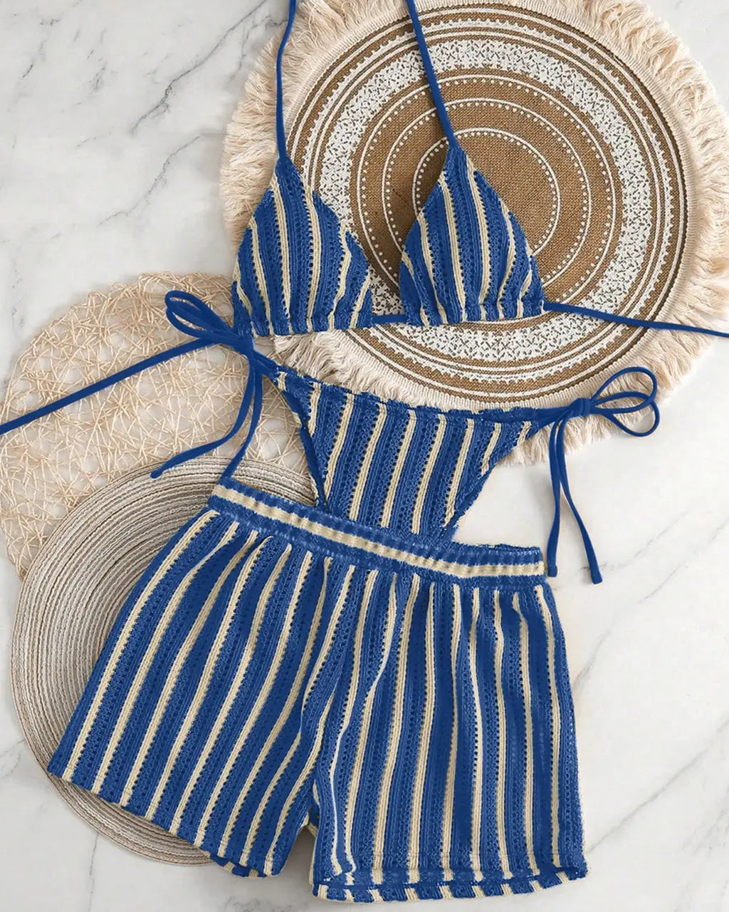Bikini Triangolo a Righe Blu con Shorts Crochet