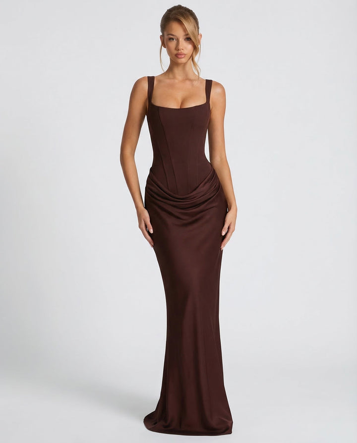 Velaria – Silhouette perfetta con eleganza senza tempo