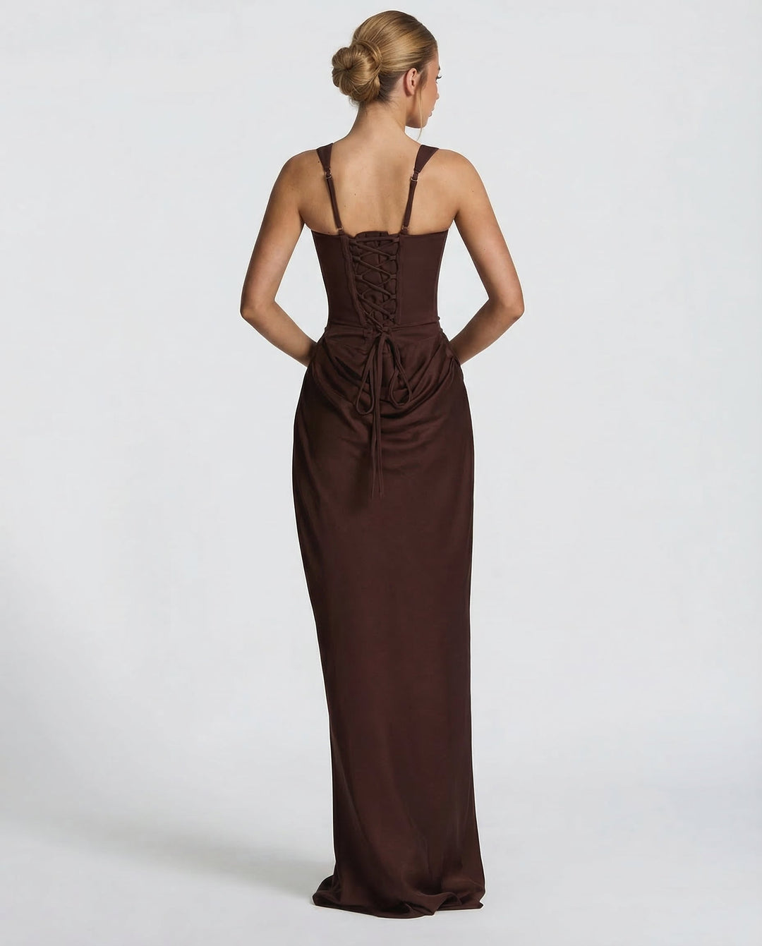Velaria – Silhouette perfetta con eleganza senza tempo