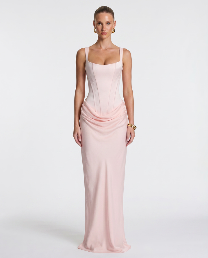 Velaria – Silhouette perfetta con eleganza senza tempo