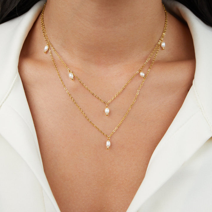 Kayla | Collana Multistrato con Perle Pendenti