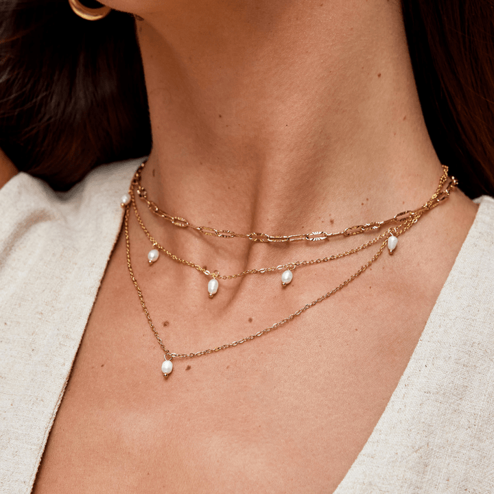 Kayla | Collana Multistrato con Perle Pendenti
