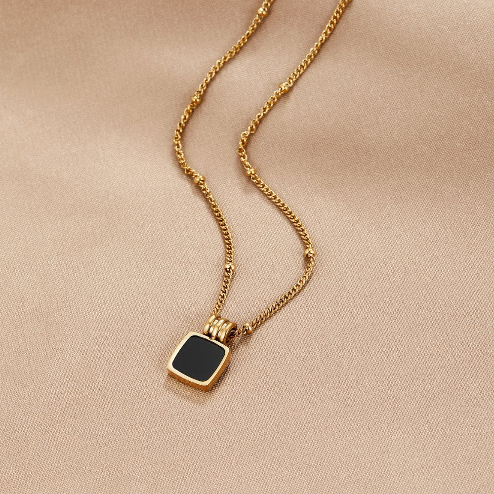 Lucia | Collana con pendente nero