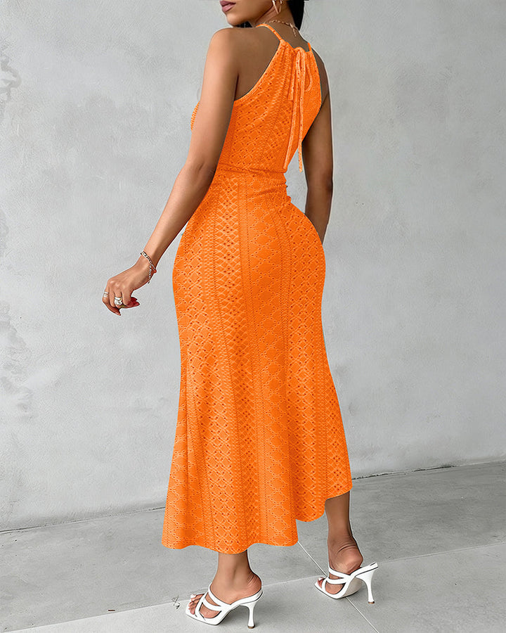 Abito in Maglia con Allacciatura Halter e Incrocio Frontale