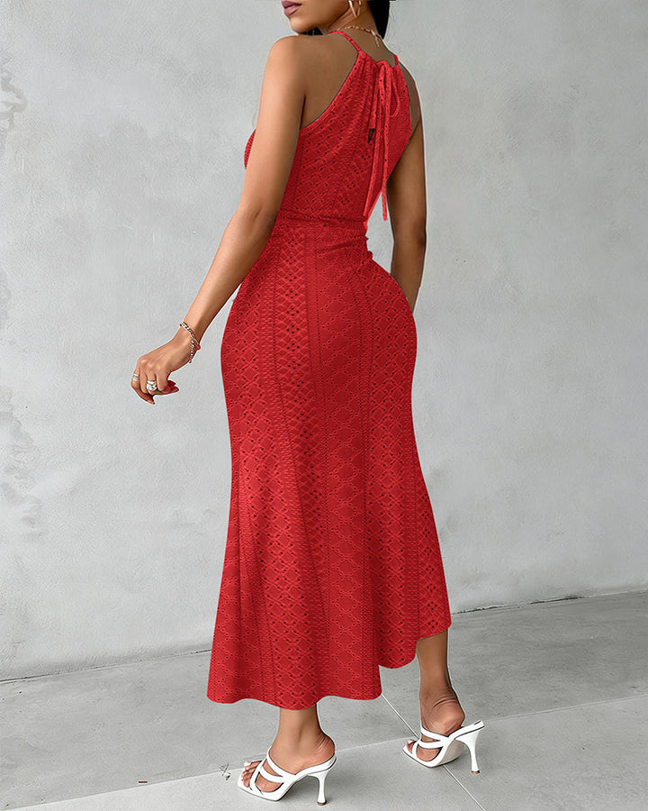 Abito in Maglia con Allacciatura Halter e Incrocio Frontale
