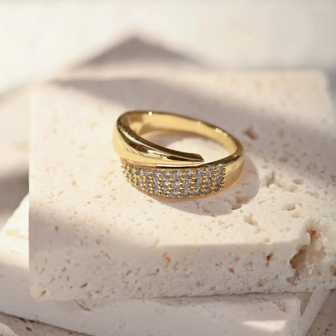 Chiara | Anello dalla luminosità senza tempo