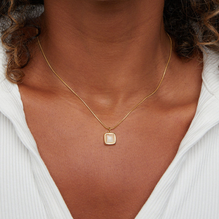 Riva | Collana con Ciondolo in Pietra di Luna