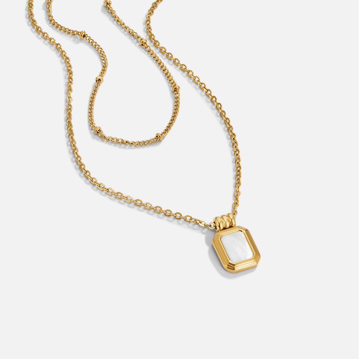 Valerie | Collana Multistrato con Ciondolo Bianco