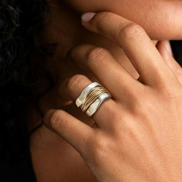 Intrecciato - Anello in argento con filo d’oro